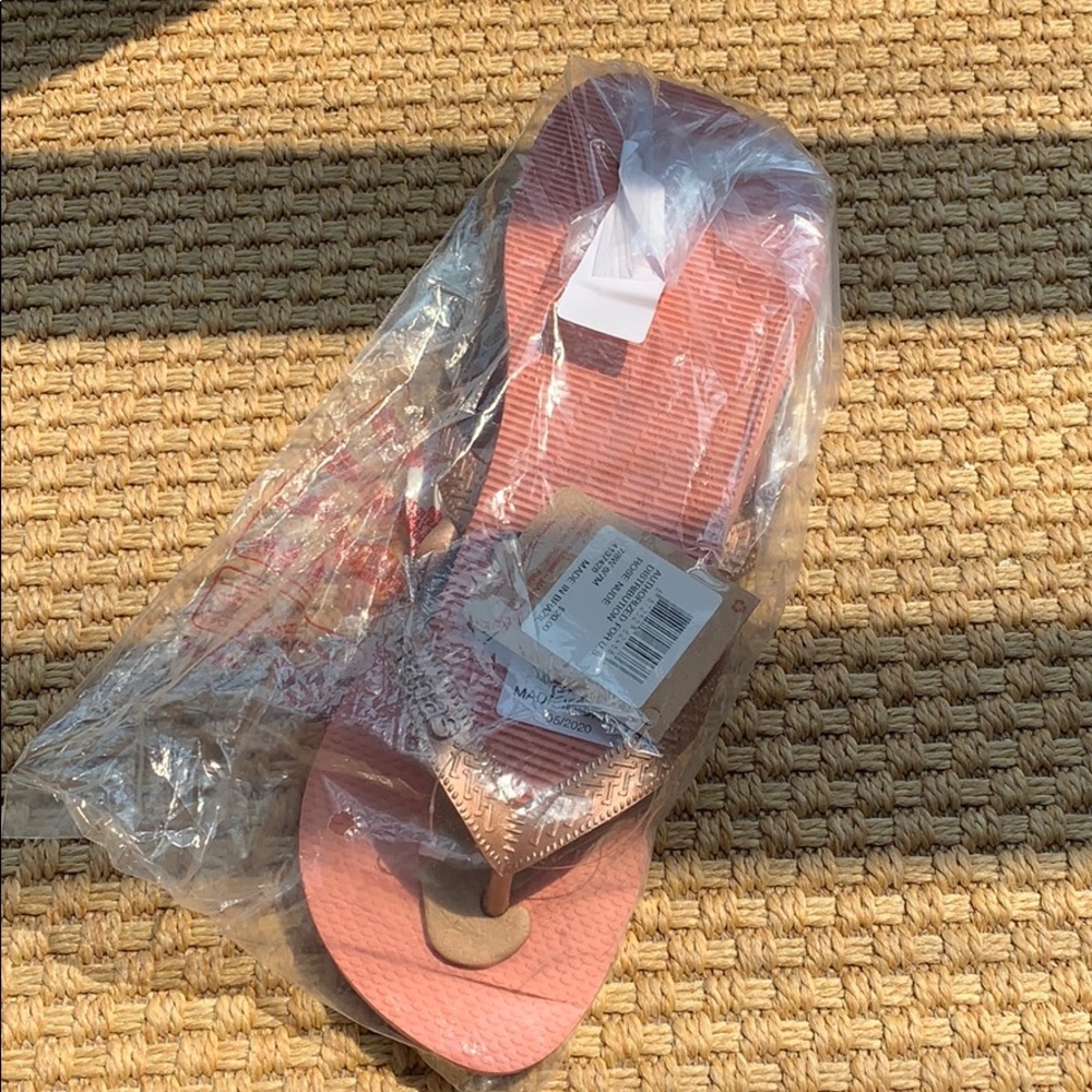 Havaianas flip flops still in package